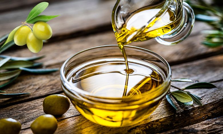 زيت الزيتون الذهبي